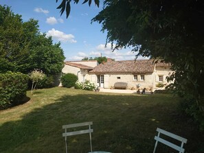 Exterior - Charming country house, ideal for a green break (Saint Macaire du bois)