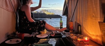 Vintage Camper Van in Mallorca, with everything for live, 9 persons driving.