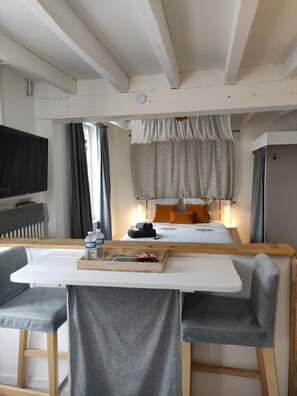 Comfort Double Room, Garden View | Blackout drapes, free WiFi