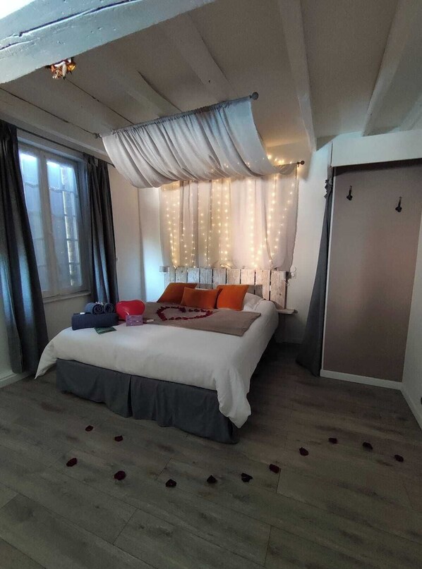 Comfort Double Room, Garden View | Blackout drapes, free WiFi