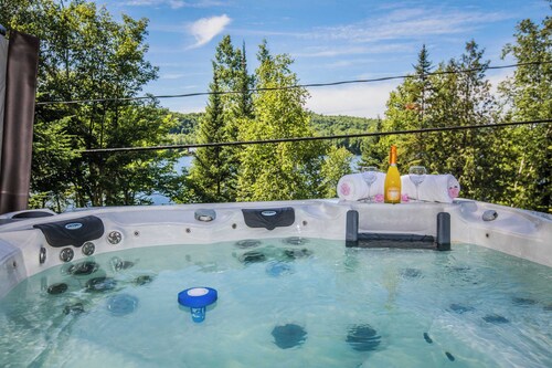 Lake | Pool Table | Au Pied du Lac