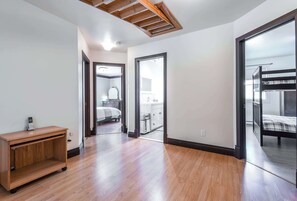 4 chambres, fer et planche à repasser, Wi-Fi, draps fournis