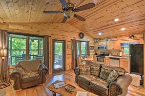 Living area - No Service Fee! Hot Tub, Firepit, Minutes to Helen (Clarkesville)