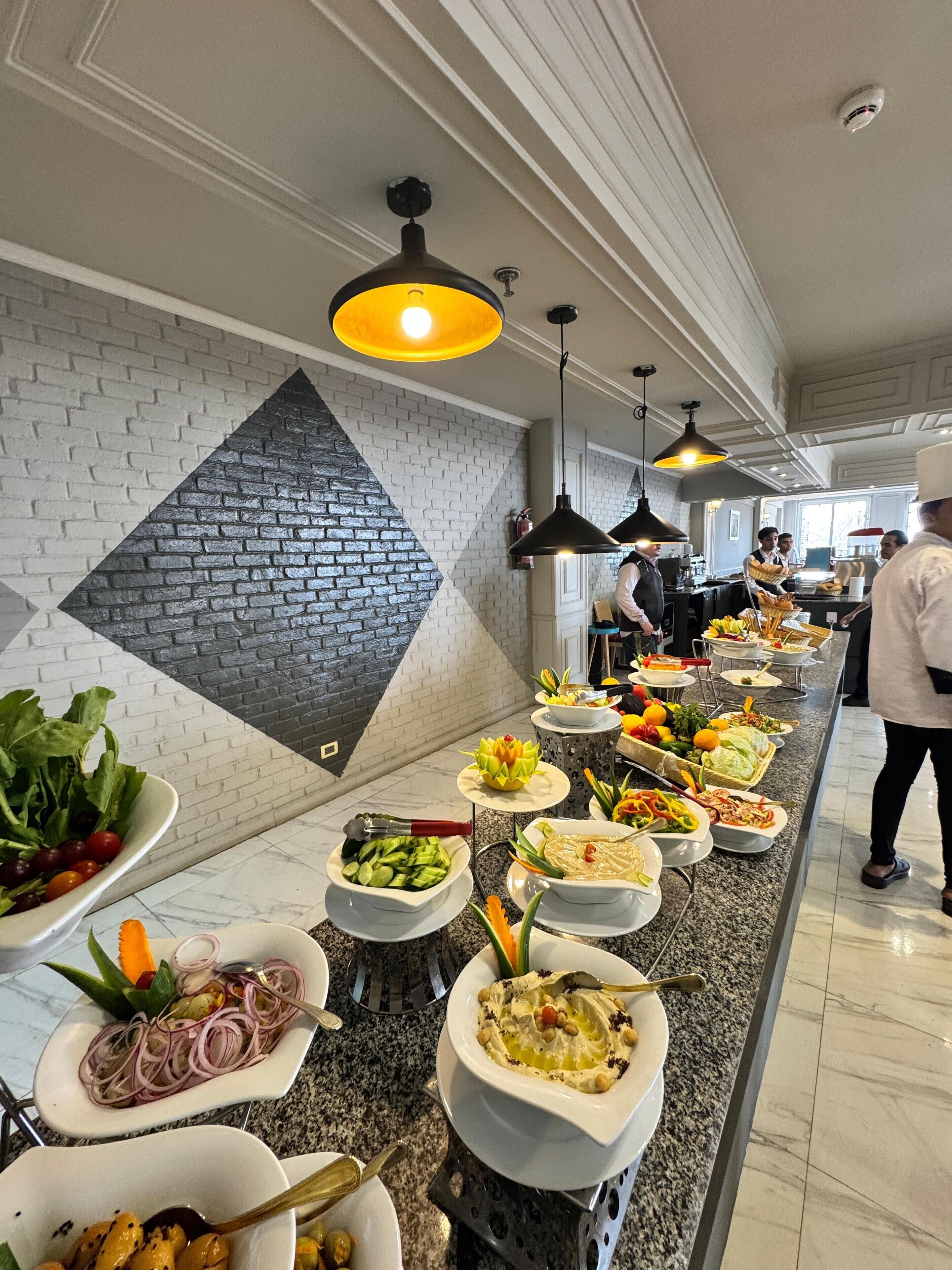 فطور أوروبي مجانًا يوميًا