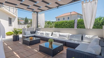 Vila (Four Bedroom Villa with Balcony and P) | Piscina externa | Piscina externa sazonal