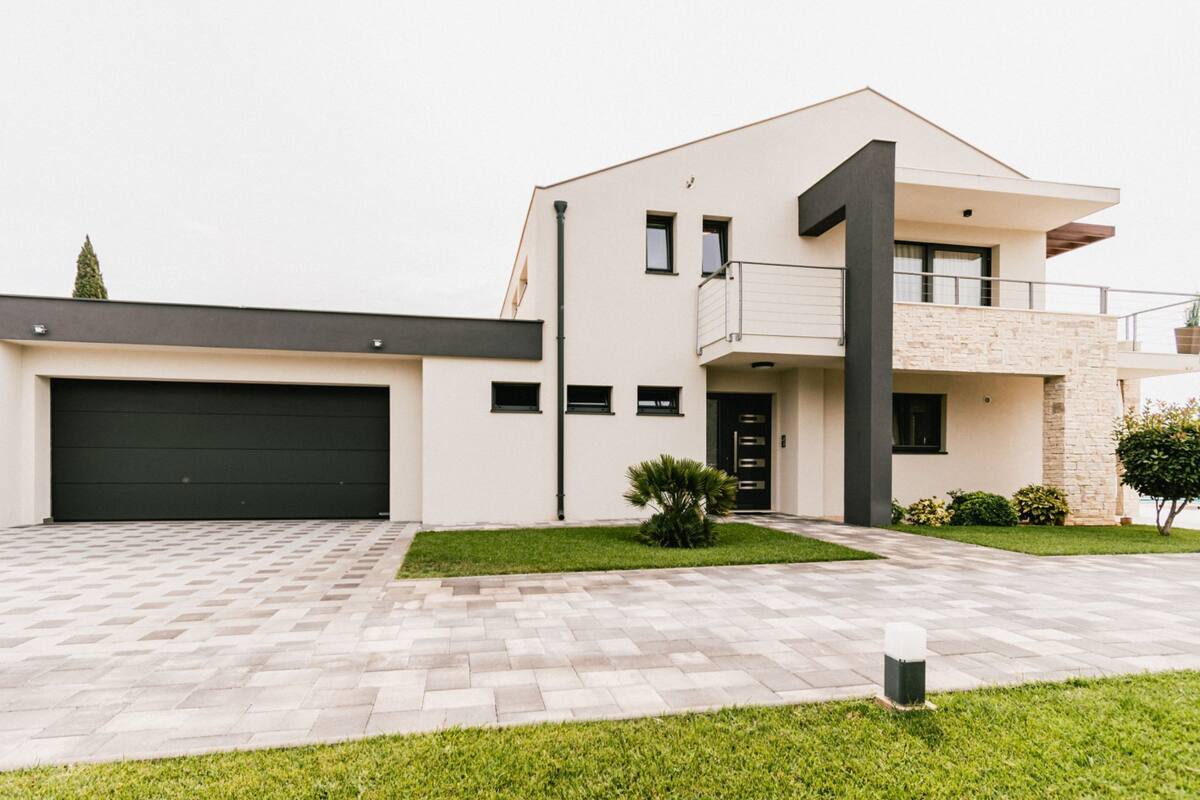 別墅 (Four Bedroom Villa with Balcony and P) | 外觀