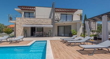 Villa Felicity B4