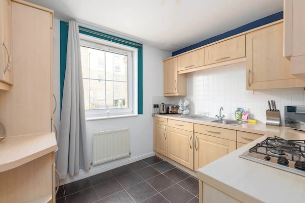 Fridge, microwave, oven, stovetop