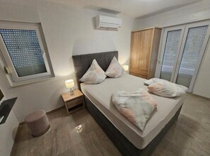 7 bedrooms - Spacious Villa With Outdoor Swimming Pool in Trogir (Okrug)