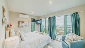 3 slaapkamers, een strijkplank/strijkijzer, wifi, beddengoed