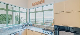 Elevated Ocean View Oasis - 3-BR, 2-Bath, Parking