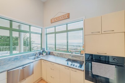 Elevated Ocean View Oasis - 3-BR, 2-Bath, Parking