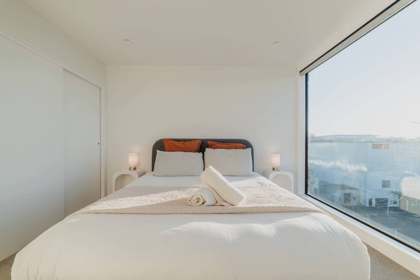 1 bedroom, desk, iron/ironing board, WiFi