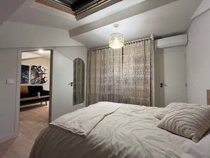 1 chambre, bureau, fer et planche à repasser, accès au Wi-Fi (inclus)