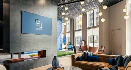 Luxury Private Apt with Gym