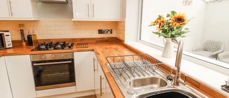 Batterie de cuisine, vaisselle et ustensiles