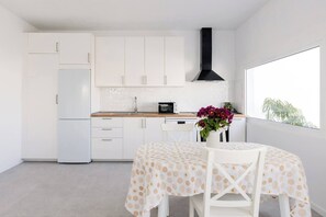 Micro-ondes, four, plaque de cuisson, lave-vaisselle