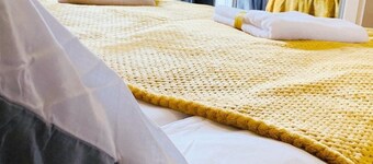 2 Bed Apartment & Free Parking