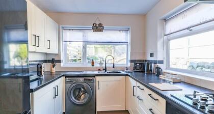 Cardiff Gem on Topaz Street - 4 Bedroom House