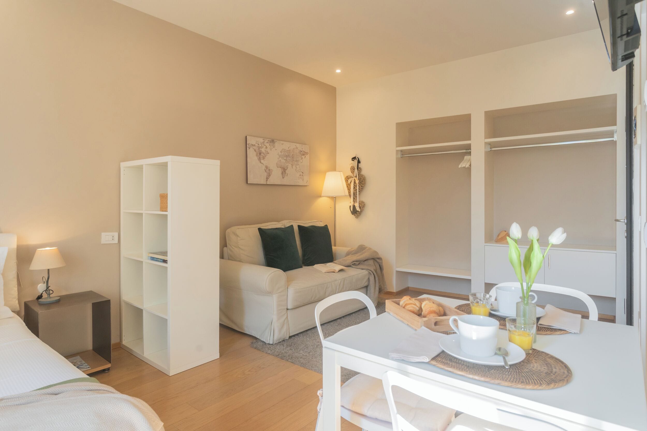 Bügeleisen/Bügelbrett, kostenloses WLAN, Bettwäsche