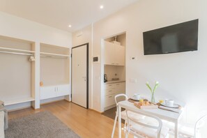 Interior - MT Studio 2 - Studio Apartment, Sleeps 2 (Como)