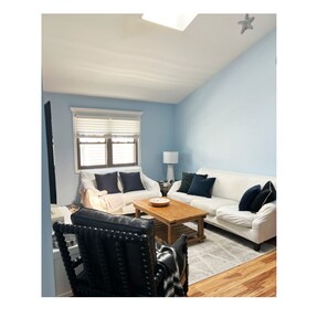 Smart-TV, DVD-Player, Bücher