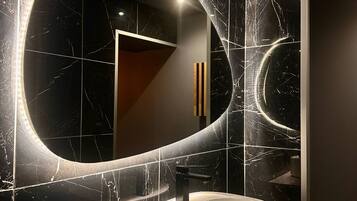 Towels, soap, shampoo, toilet paper