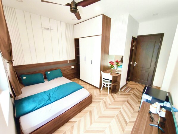 Minibar, individually furnished, desk, laptop workspace