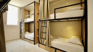 Male Dormitory Room | Quartos à prova de som, roupa de cama