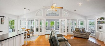 A Gem on the Beautiful Tennessee River: Perfect for gatherings and Retreats