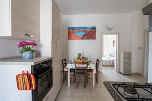 Standard-Haus, Mehrere Schlafzimmer (Le Torri Sul Mare 2 Centre Otranto) | Wohnbereich