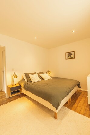 3 bedrooms, WiFi, bed sheets