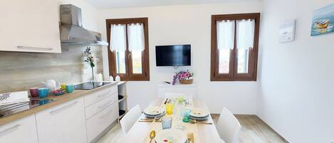 Kühlschrank, Ofen, Herdplatte, Geschirrspüler