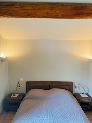 1 chambre, fer et planche à repasser, Wi-Fi, draps fournis