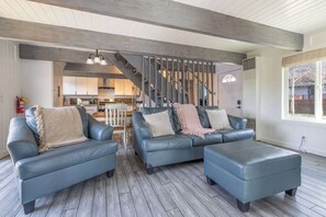 TV, peis og kontorer