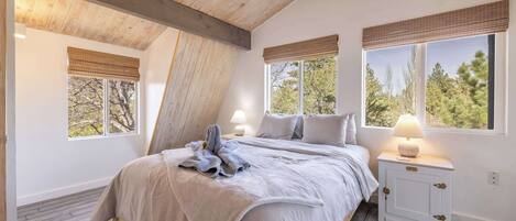 2 chambres, fer et planche à repasser, Wi-Fi, draps fournis