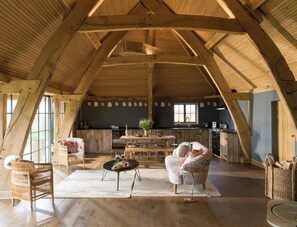Living area - Wilderness Reserve - The Hovel (Heveningham)