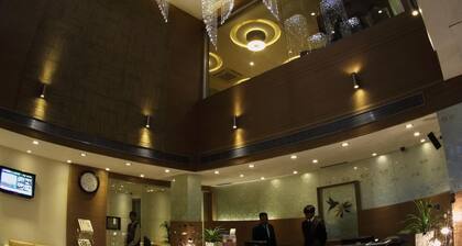 Shangri La Grand The Hotel