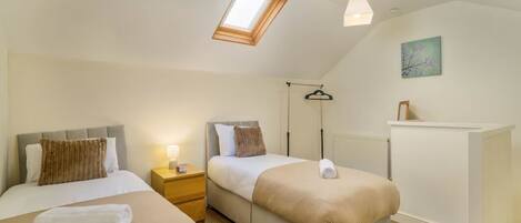 3 chambres, fer et planche à repasser, accès au Wi-Fi (inclus)