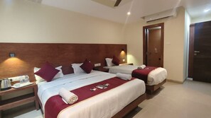 Classic Triple Room | Iron/ironing board, free WiFi - Hotel Ashraya International (Mumbai)
