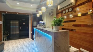 Unclassified image, 2 of 42, button - Hotel Ashraya International (Mumbai)