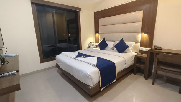 Unclassified image, 1 of 42, button - Hotel Ashraya International (Mumbai)