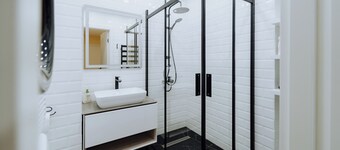 Full Amenities, Modern 1BR • near Medpark Riscani