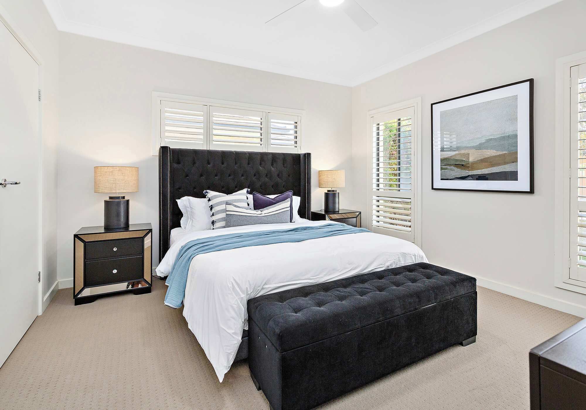 5 habitaciones, tabla de planchar con plancha, wifi y ropa de cama 