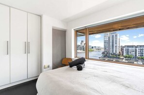 1 bedroom, iron/ironing board, internet, bed sheets