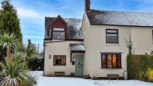 Unclassified image, 2 of 34, button - Charming Cottage in Kingsley, No Deposit (Stoke-on-Trent)