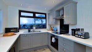 Unclassified image, 4 of 34, button - Charming Cottage in Kingsley, No Deposit (Stoke-on-Trent)