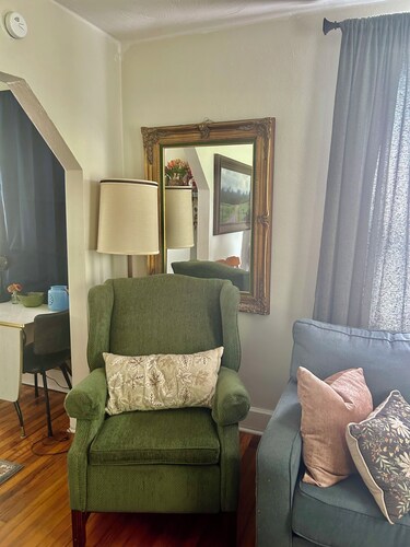 Spacious  house in charming Roanoke  this home can sleeps 4+