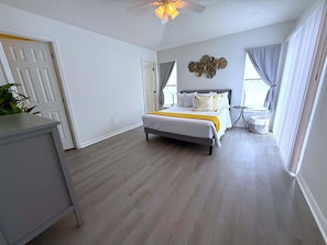 4 Schlafzimmer, Bügeleisen/Bügelbrett, WLAN, Bettwäsche
