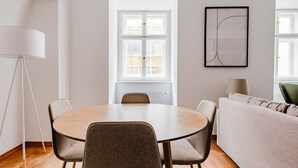 Unclassified image, 4 of 21, button - Blueground | Prague 1, furnished, Old town square (PRG-43) (Praha)